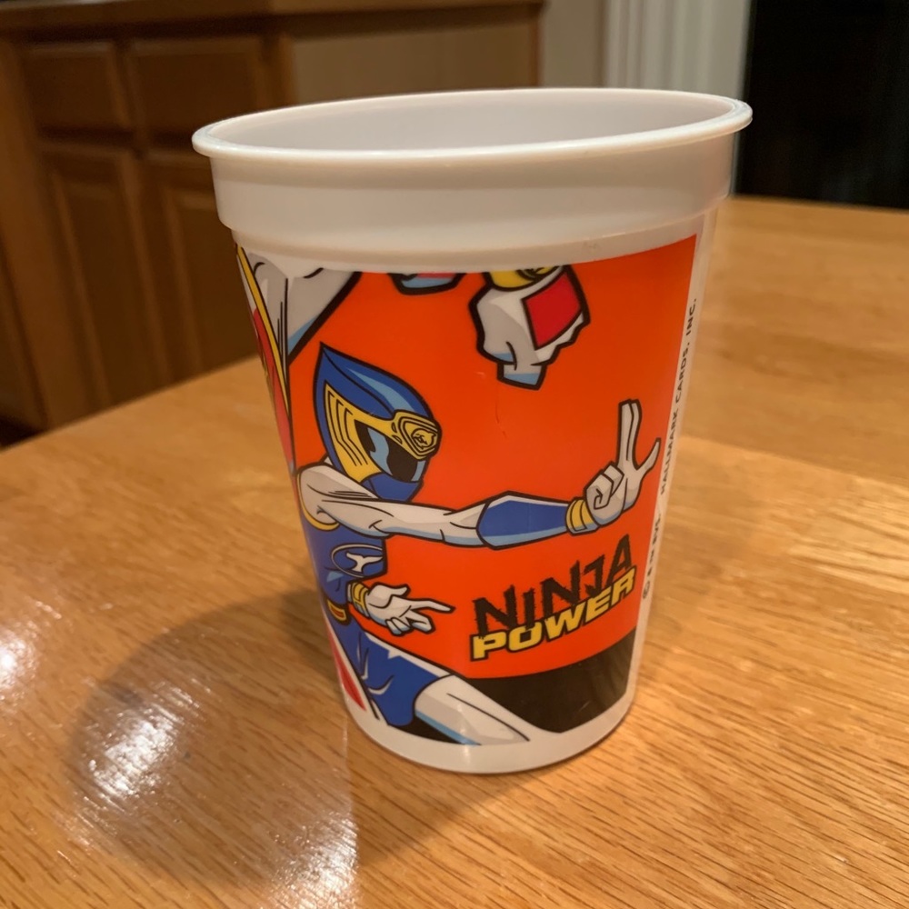 Power Rangers cup - Picture 2 of 6